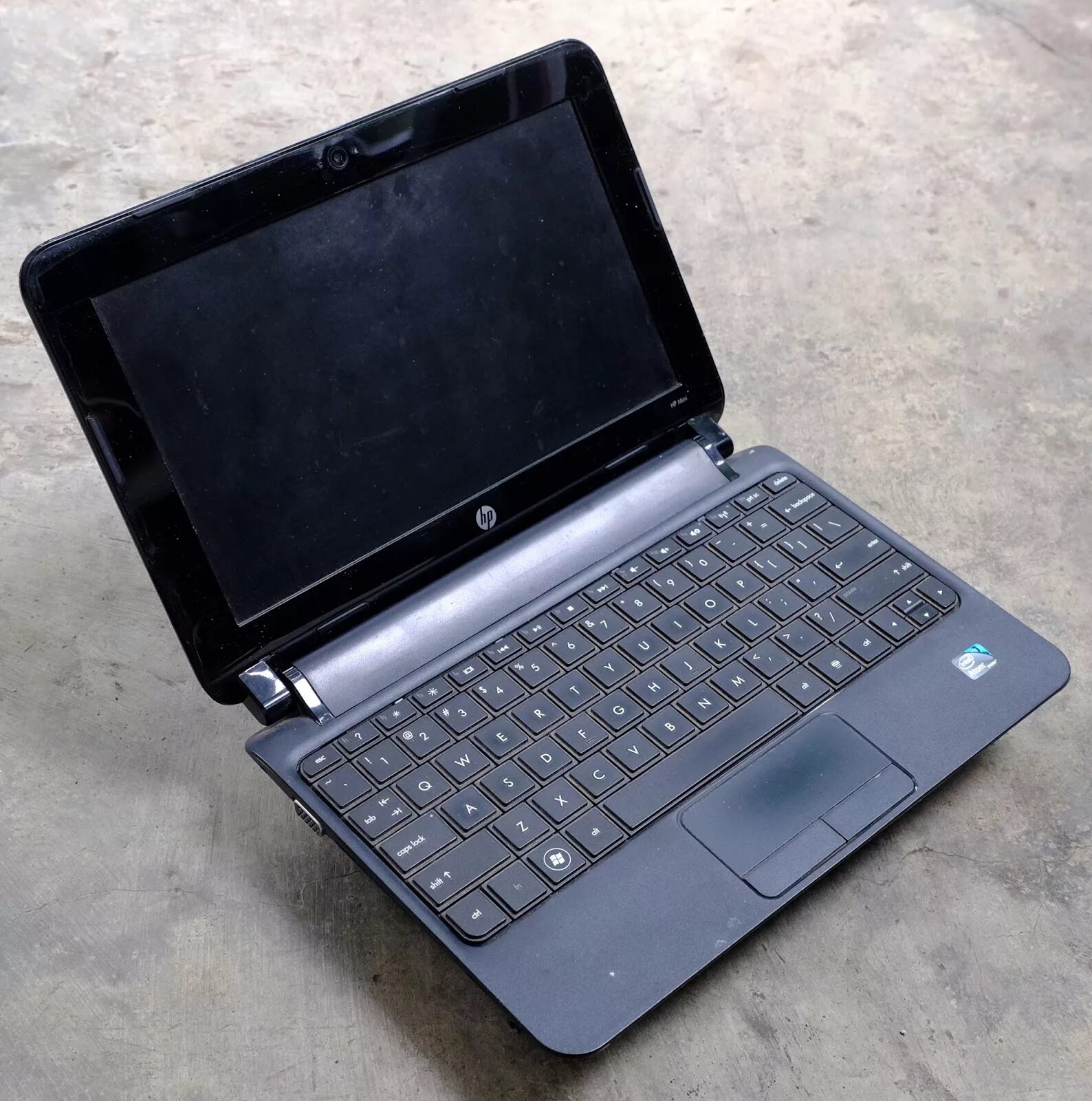 Старый нетбук. Нетбук hp mini 110. нетбука hp mini 110 3500. нетбук hp mini 110-3050. нетбук hp mini 110 3300 жесткий диск.