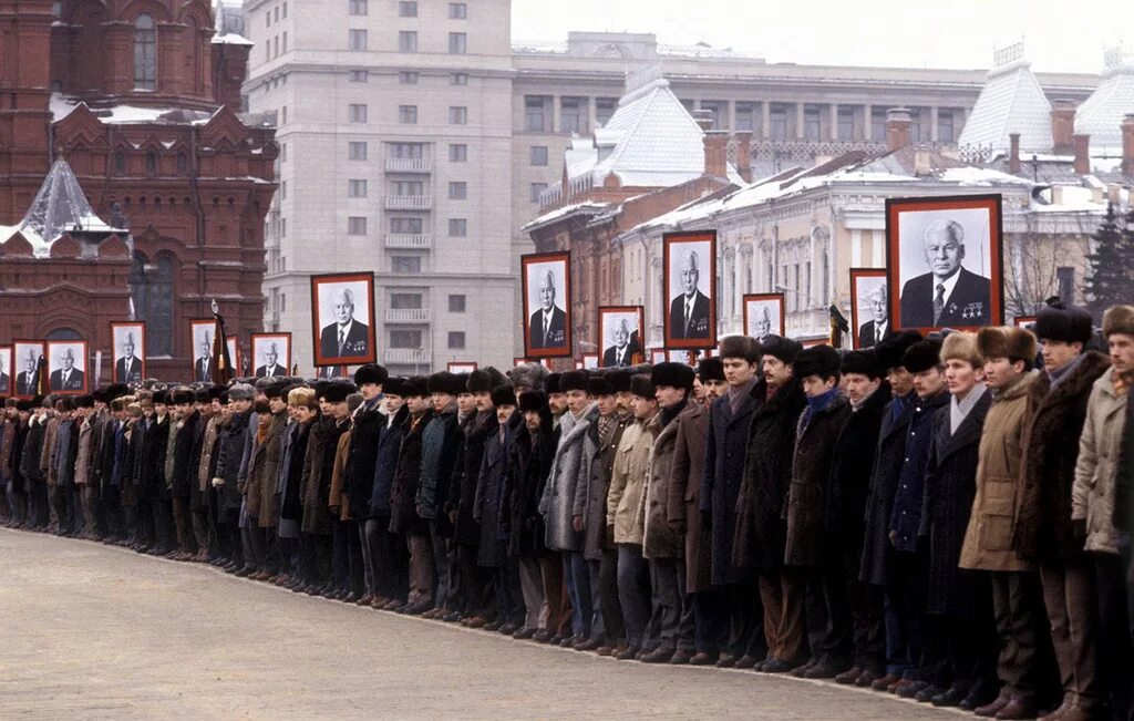 Похороны Черненко на красной площади.