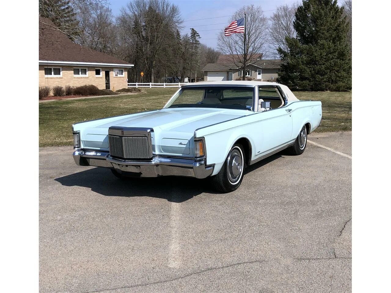 Mark 3 car. 1971 Lincoln Continental Mark III. Lincoln Continental 1971. Lincoln Mark 3 1971. Линкольн Континенталь купе 1971.