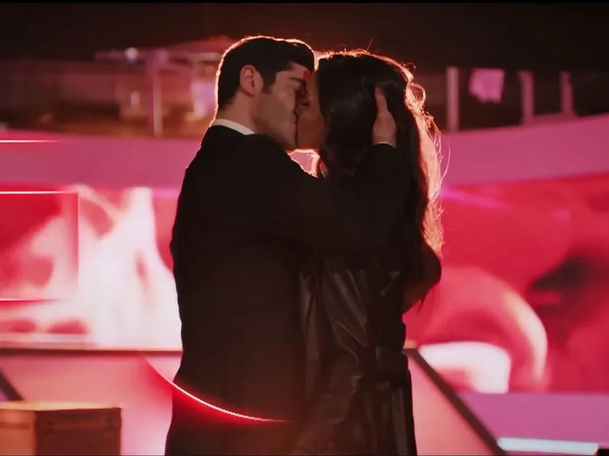 Два незнакомца турецкий 1 1. Хаят и мурат сериал. Два незнакомца турецкий 1 1. Два незнакомца турецкий 1 1. Два незнакомца турецкий 1 1.