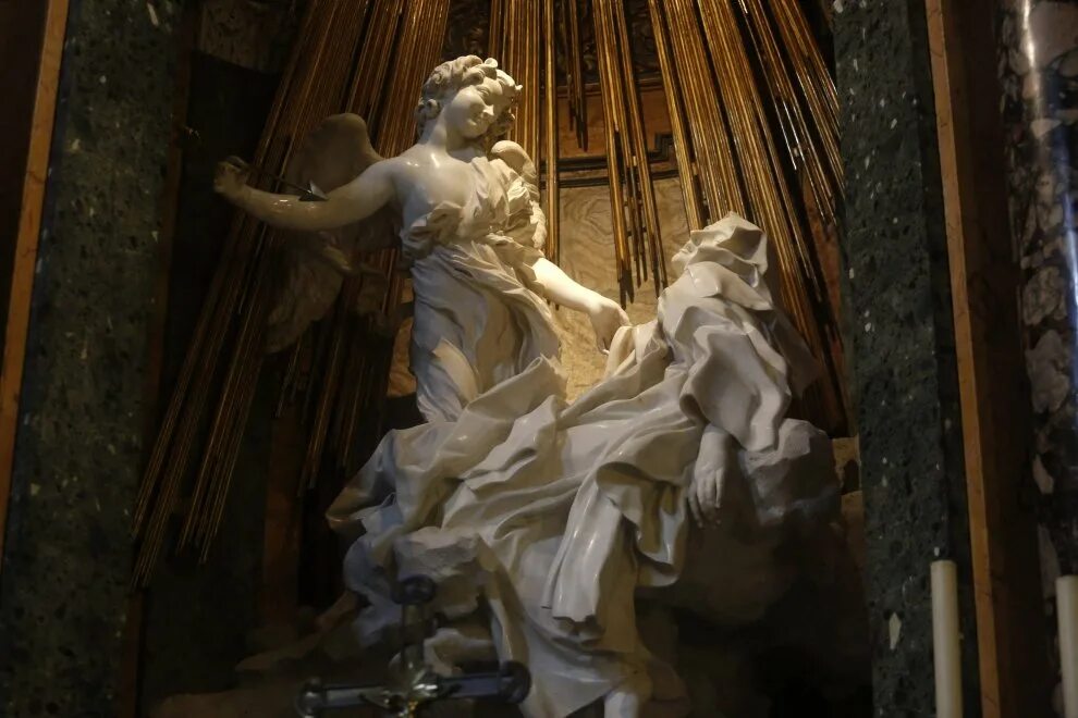 Лоренцо Бернини экстаз Святой Терезы. Капелла Святой Терезы. Бернини ниша св Терезы.