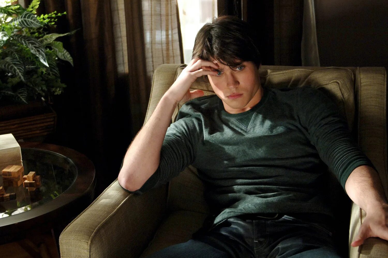 The stills in the beginning