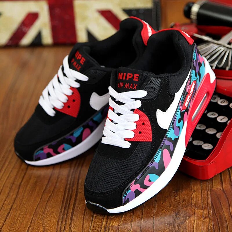 кроссовки 2022 мужские тренды. кроссовки муж. кроссовки chanel. модные кроссовки. кирасофка женский.