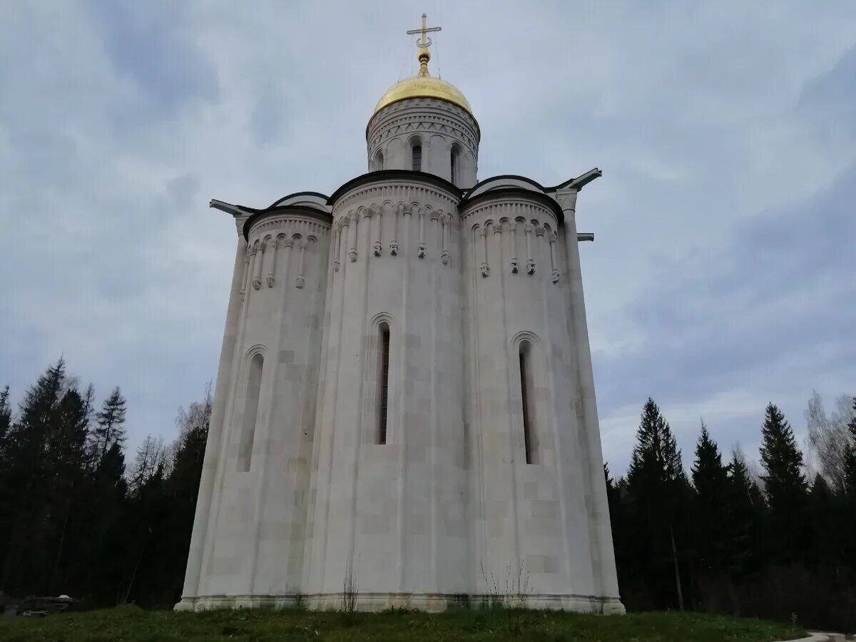 Храм иконы божией матери лызлово. Храм в лызлово рузский. Храм в лызлово рузский. Храм иконы божией матери лызлово. Храм в лызлово.