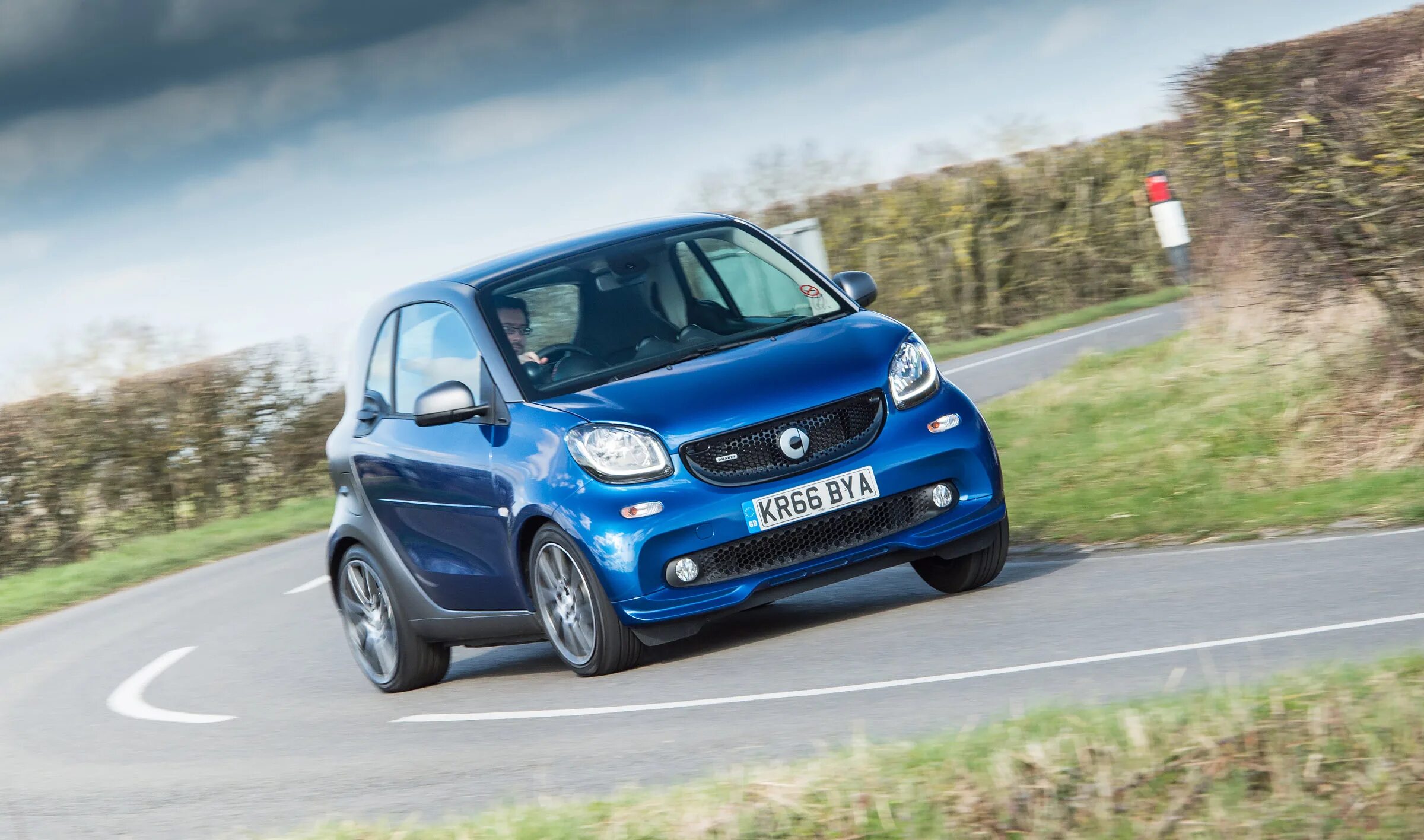 А3 смарт. Smart fortwo 4 поколение. smart fortwo 3 поколение. смарт 3 брабус. smart fortwo iii большой.