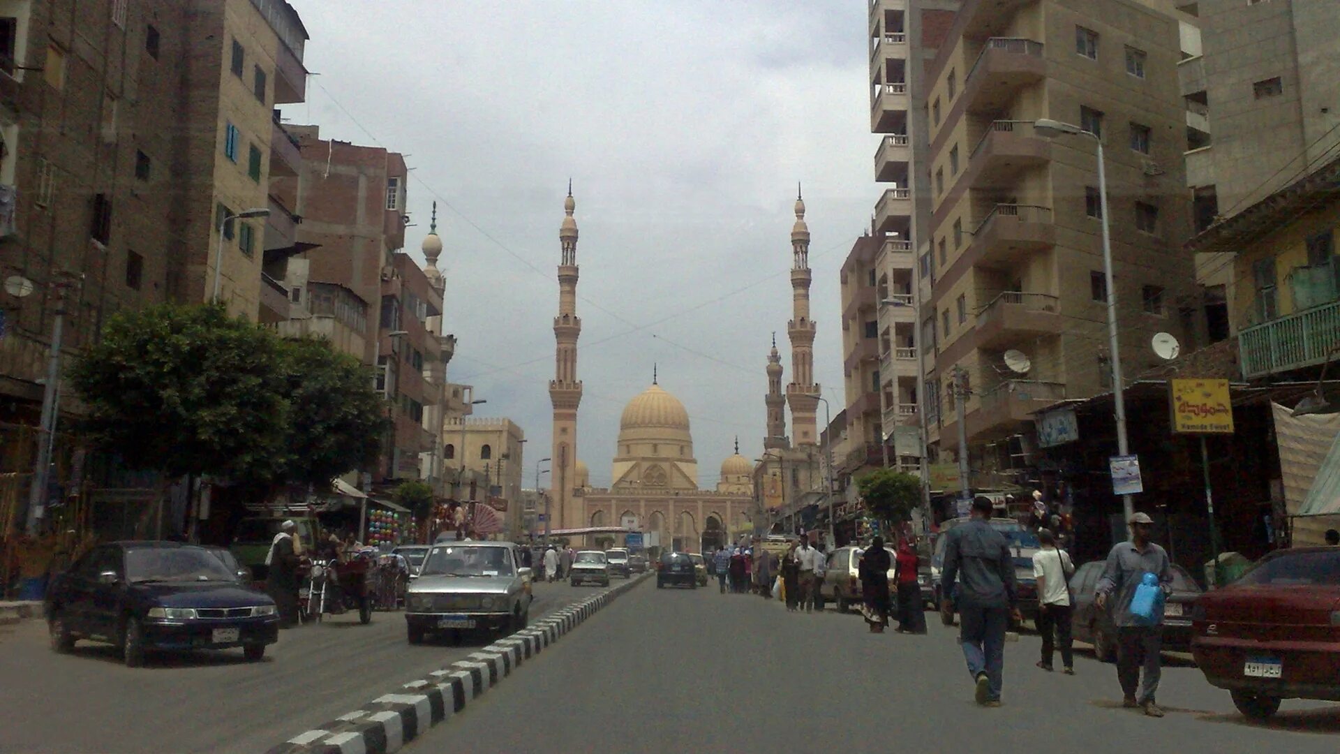 Танта. Танта город в Египте. Эль-махалла-Эль-Кубра. Танта мечеть Эль Бадауи. Город Танта в Египте фото.