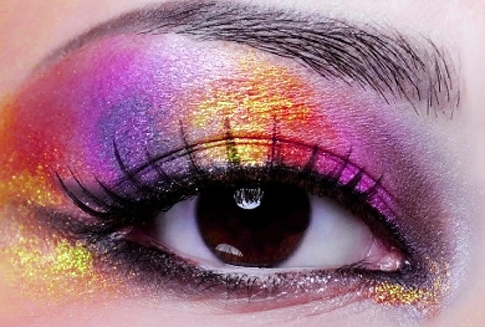 Макияж глаз make up глаз. Макияж яркими тенями. накрашенные глаза. яркий макияж. яркий макияж для карих глаз.