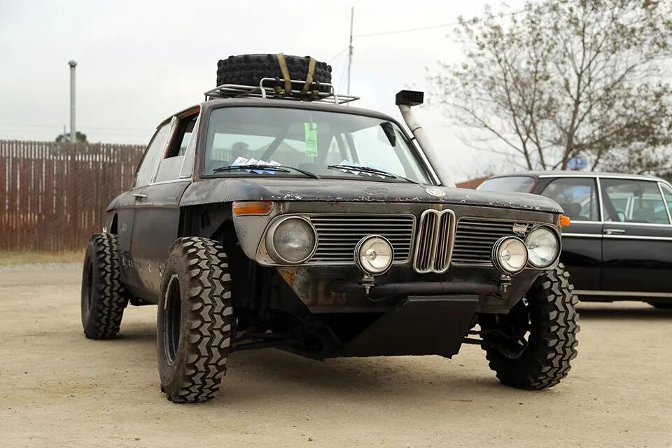 Легковой тюнинг. BMW 2002 Offroad. БМВ е34 оффроуд. БМВ е30 внедорожник. BMW 2002 Baja.