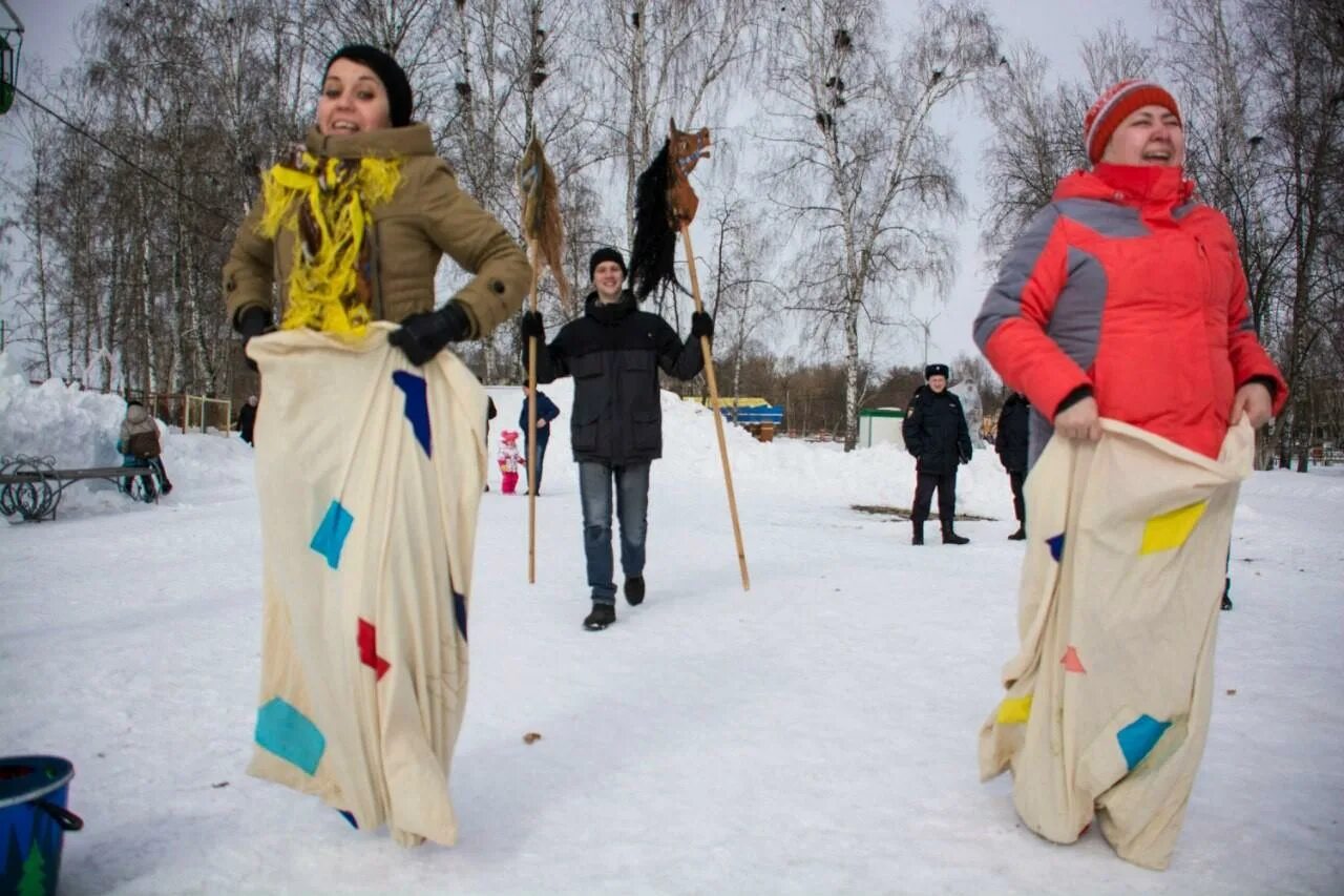 Масленица в парке царицыно. Сормовский парк Масленица. Масленица в парке. Масленица в отеле. Масленица в парк отеле русский.