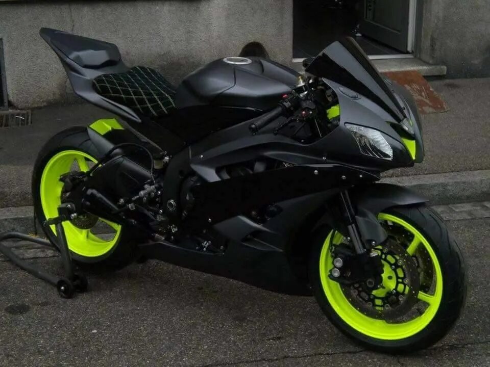 Черный спортбайк. Yamaha r6 Black Matt. Yamaha r6 зеленый. Ямаха р6 салатовая. Kawasaki YZF r6.