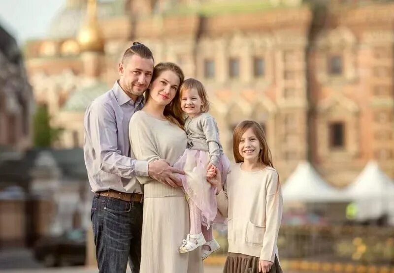 Эрмитаж для детей экскурсии. Прогулка по питеру. Фотосессия семья в городе. Семейная фотопрогулка питер. Питер для детей.