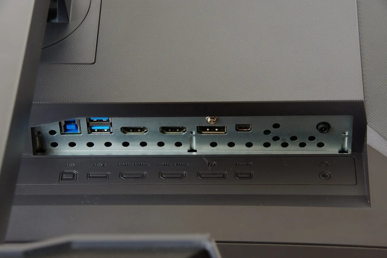 Монитор 27 displayport. Моноблоки с 2 hdmi. displayport 1.2 144гц 2560 х 1440 как вставить в разъем.