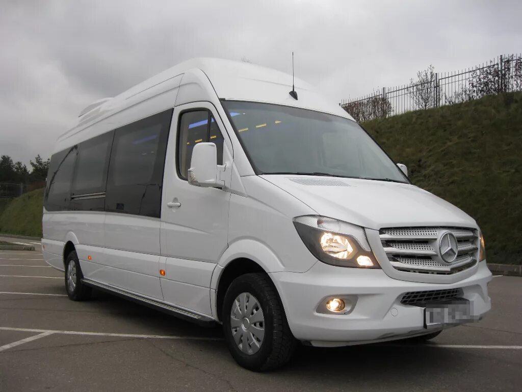 Спринтер екатеринбург. Mercedes Sprinter 515. Микроавтобус Мерседес Спринтер 515. Мерседес Спринтер 515 вип. Мерседес Спринтер 515 CDI белый.