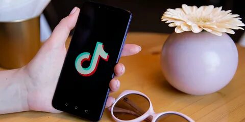 Введите в телефон тик ток