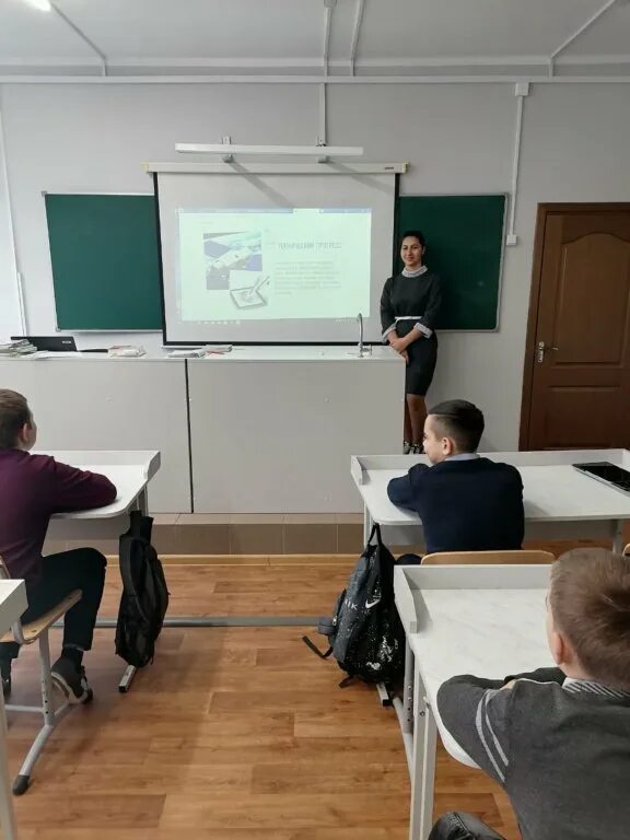 дети на уроке. дети на уроке. туранская школа. занятия в школах сегодня 21 февраля. занятия в школах сегодня 21 февраля.