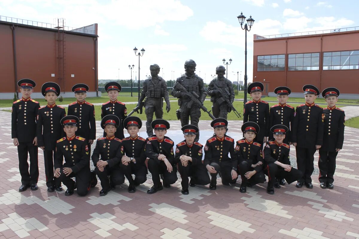 Суворовский училища после 8 класса. Суворовское училище в туле. суворовское училище в санкт-петербурге. суворовское училище после 4 класса. суворовское училище 2000.