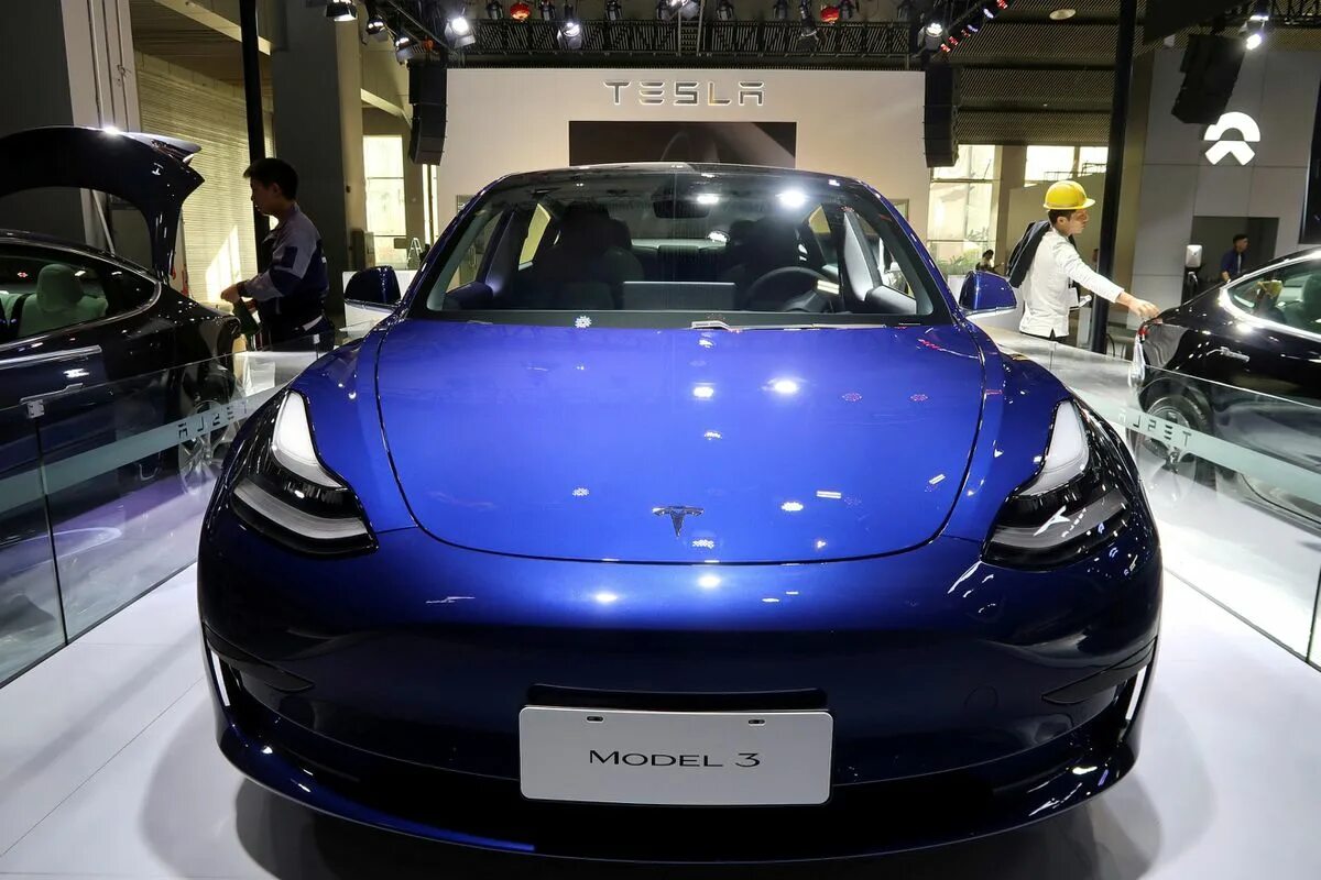 Mercedes amg sl 2021. Tesla model 3 белая. Tesla model x. Tesla model s plaid. Tesla model x suv.
