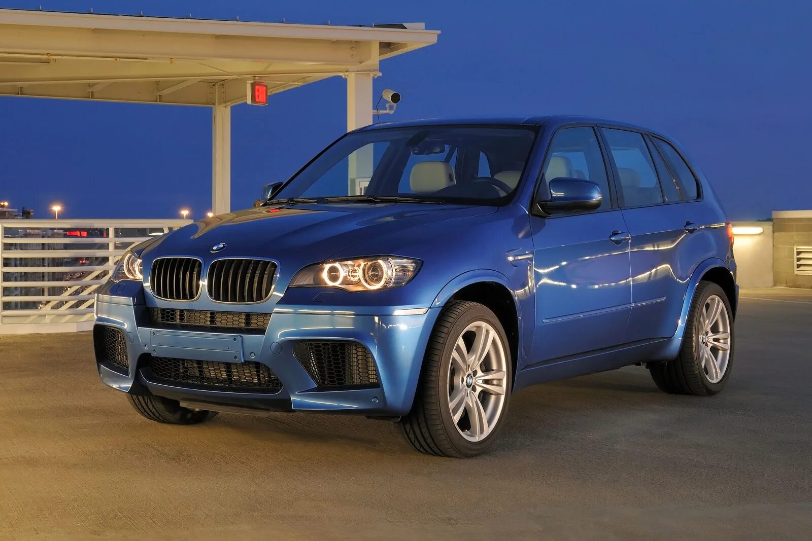 Bmw x5 2011. BMW x5m 2011. БМВ x5m 2010. БМВ Икс 5. БМВ х5 II е70.