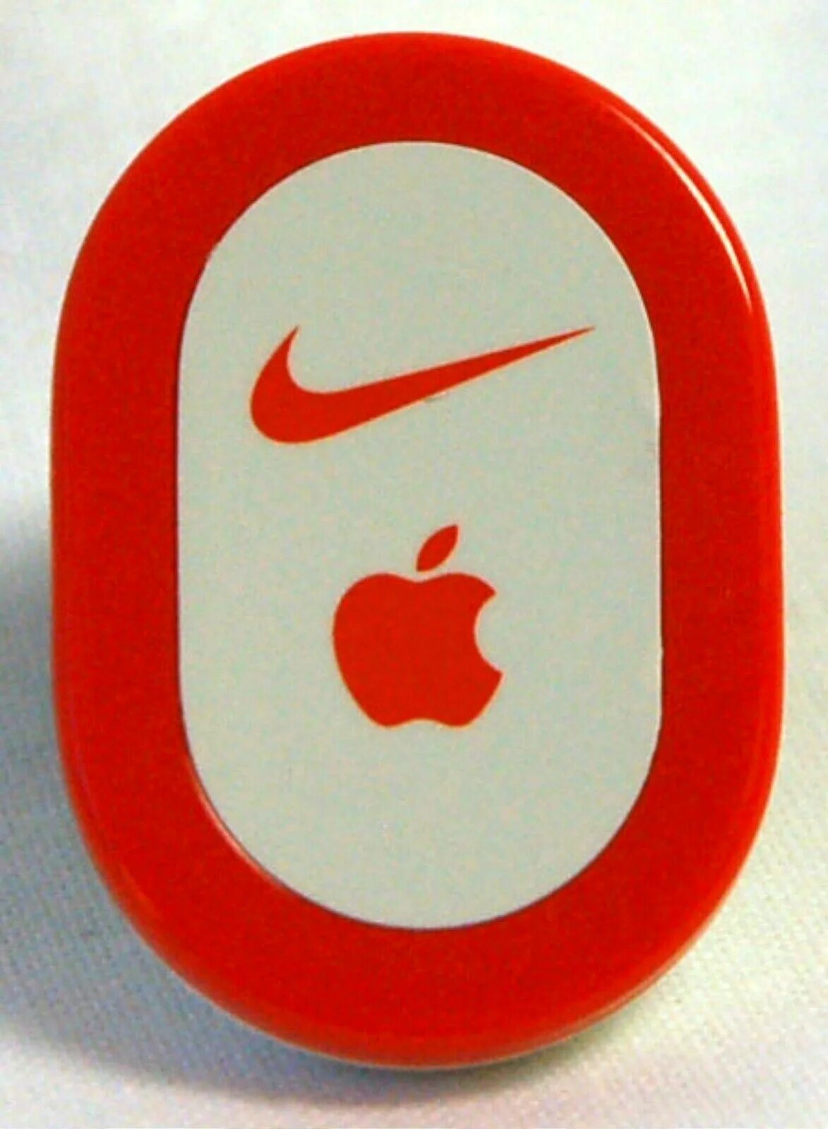 Найк apple. Найк и эпл. Nike Apple метка. Nice Apple. Найк яблоко.