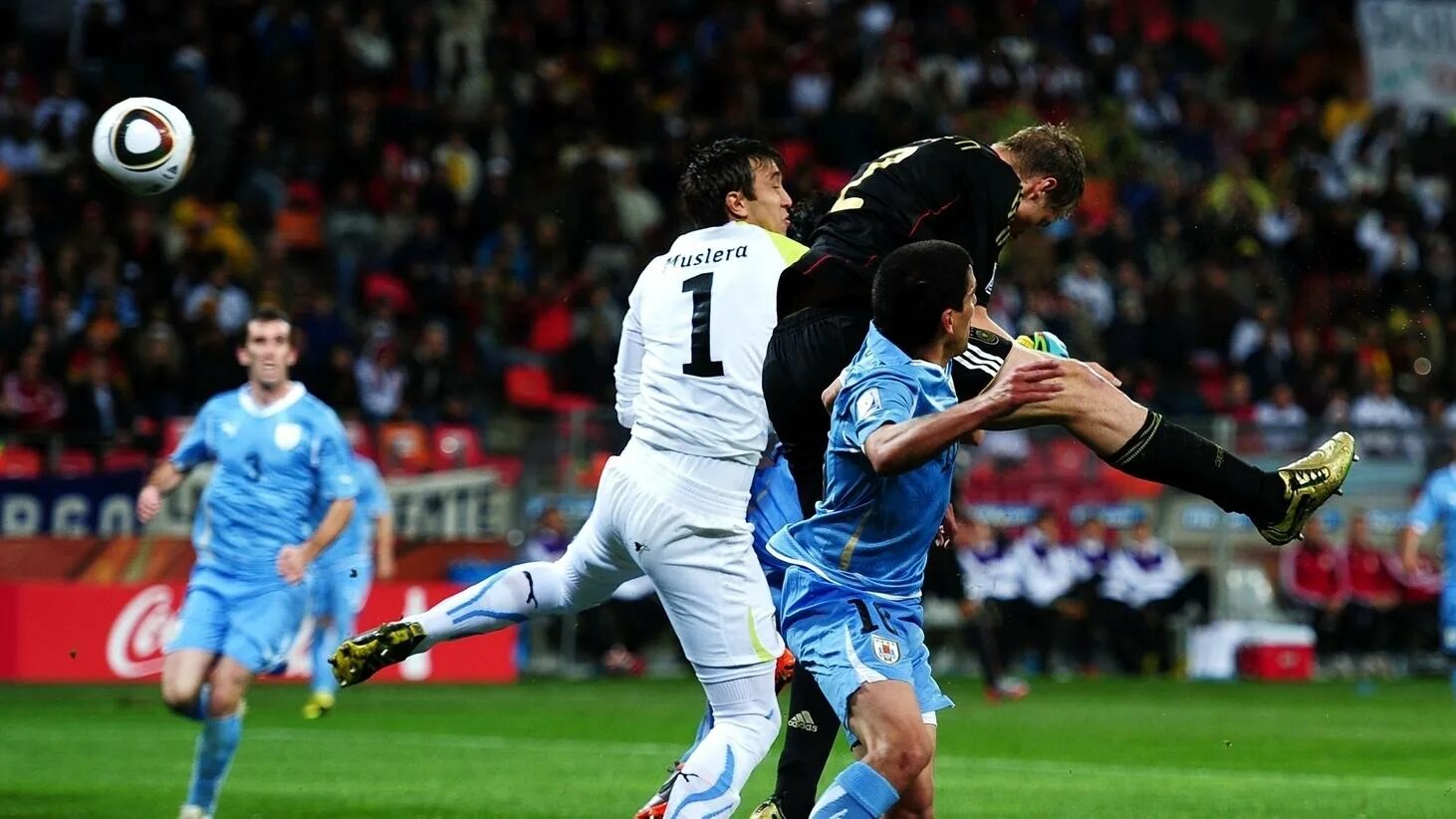 World cup 2010. Фернандо Муслера на ЧМ 2010. Germany vs Uruguay 2010. Germany World Cup 2010. Аргентина Германия 2010.