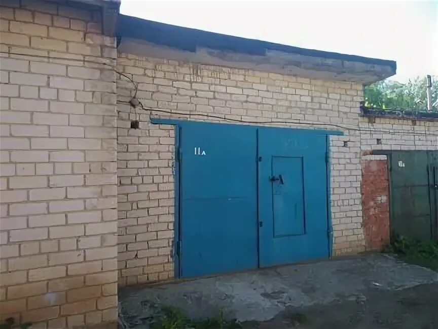 Ярко синие ворота. Гаражное общество. Дома на продажу в елабуге. Гараж елабуга. Гараж елабуга.