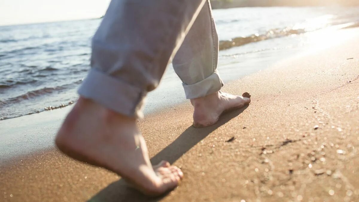 Мой ноги ч в дороге. Walk on the pavement. Я иду под моими ногами. Ногам дорогу. Ноги на асфальте.