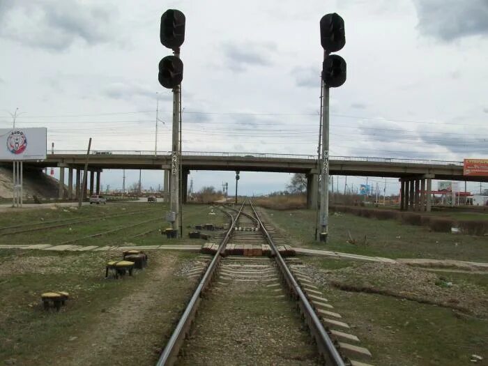 Бугровский путепровод. Железнодорожный вокзал злобино, красноярск. Вокзал злобино красноярск. Вокзал злобино красноярск. Поезд.