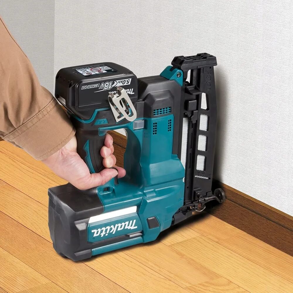 Аккумуляторный гвоздезабиватель Makita dbn500rmj. Макита dbn600z. Makita dbn500 аккумуляторный нейлер. Купить электромолоток для гвоздей