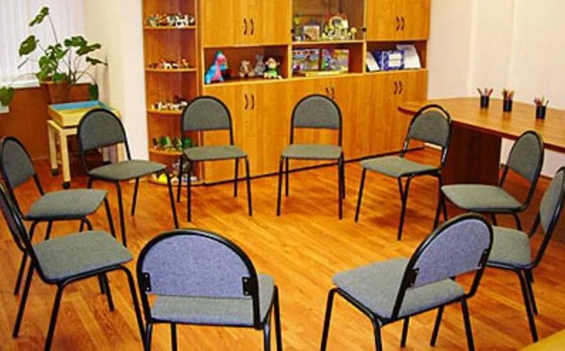 Современный кабинет психолога. Кабинет психолога в школе. Мебель для кабинета психолога в ДОУ. Кабинет психолога интерьер.