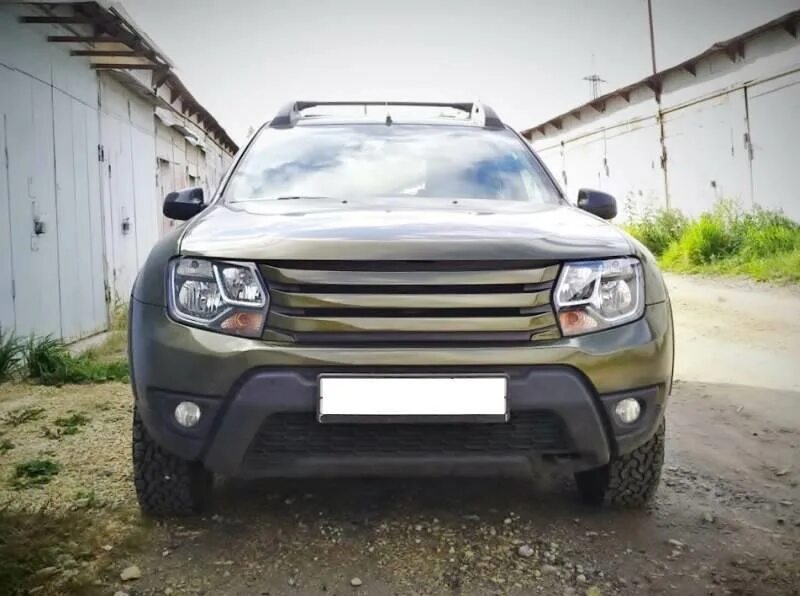 Решетка дастер купить. Renault Duster решетка радиатора. Решётка радиатора Renault Duster Дакар. Решетка радиатора Дастер 2. Рено Дастер 1 решетка радиатора.