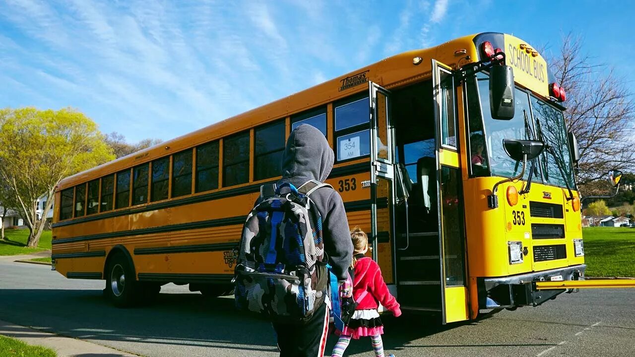 School time bus. Дети в школьном автобусе сша. американская школа автобус. школьные автобусы в америке внутри. школы сша bus.
