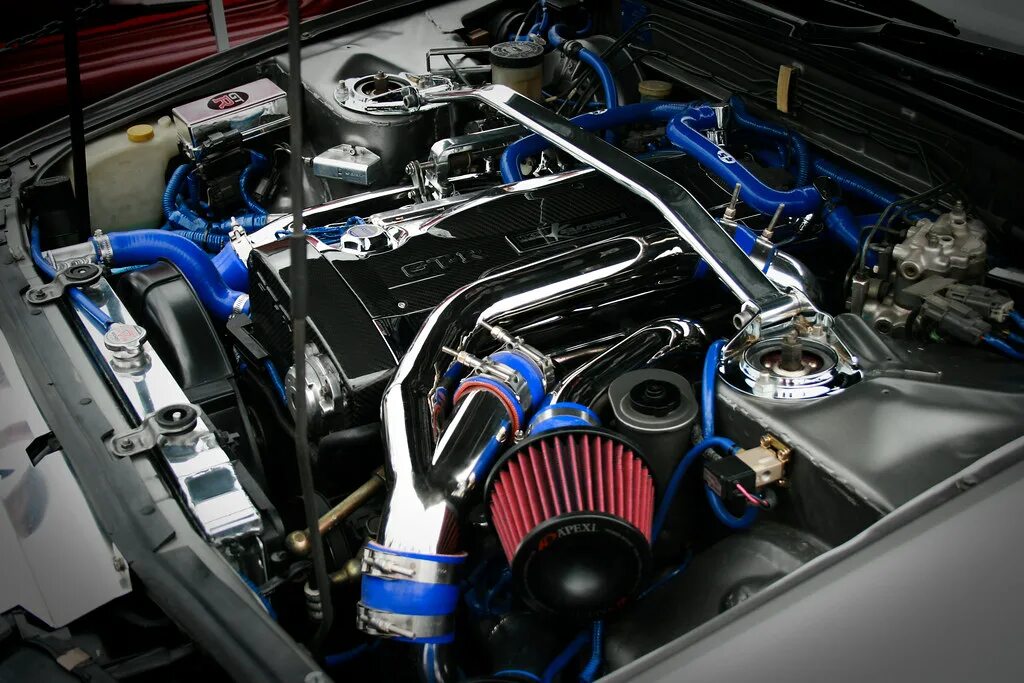 Машины с турбо двигателями. Двигатель твин турбо. Суперчарджер на v8. Subaru wrx sti мотор турбо. Машины с турбо двигателями.