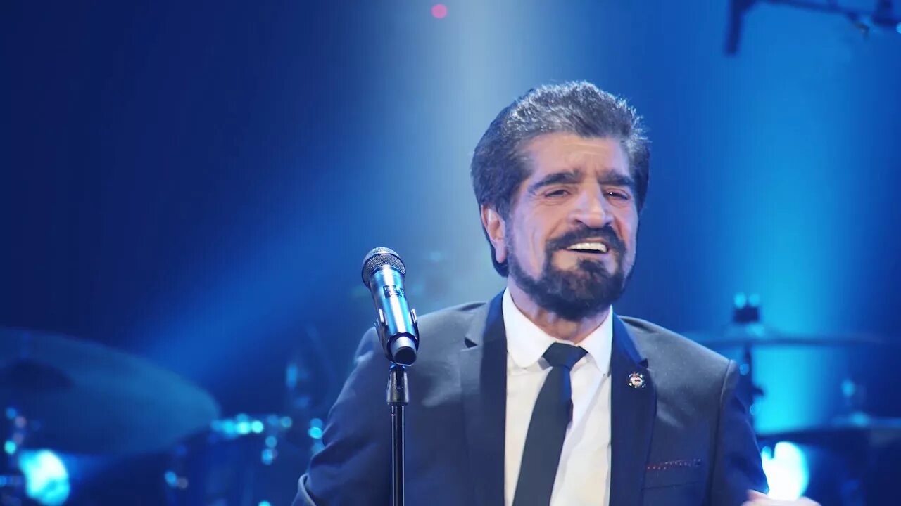 Дзах арут. Арут певец. Harut pambukchyan в молодости. Harut pambukchyan. Арут памбукчян es aranc qez.