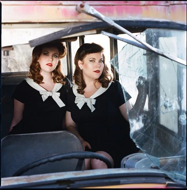 Тайны острова мако сериал. Игры monkey island. Я знаю твои секреты сериал 2 сезон. Игра форест 2. Секрет фильм 2006 документальный.