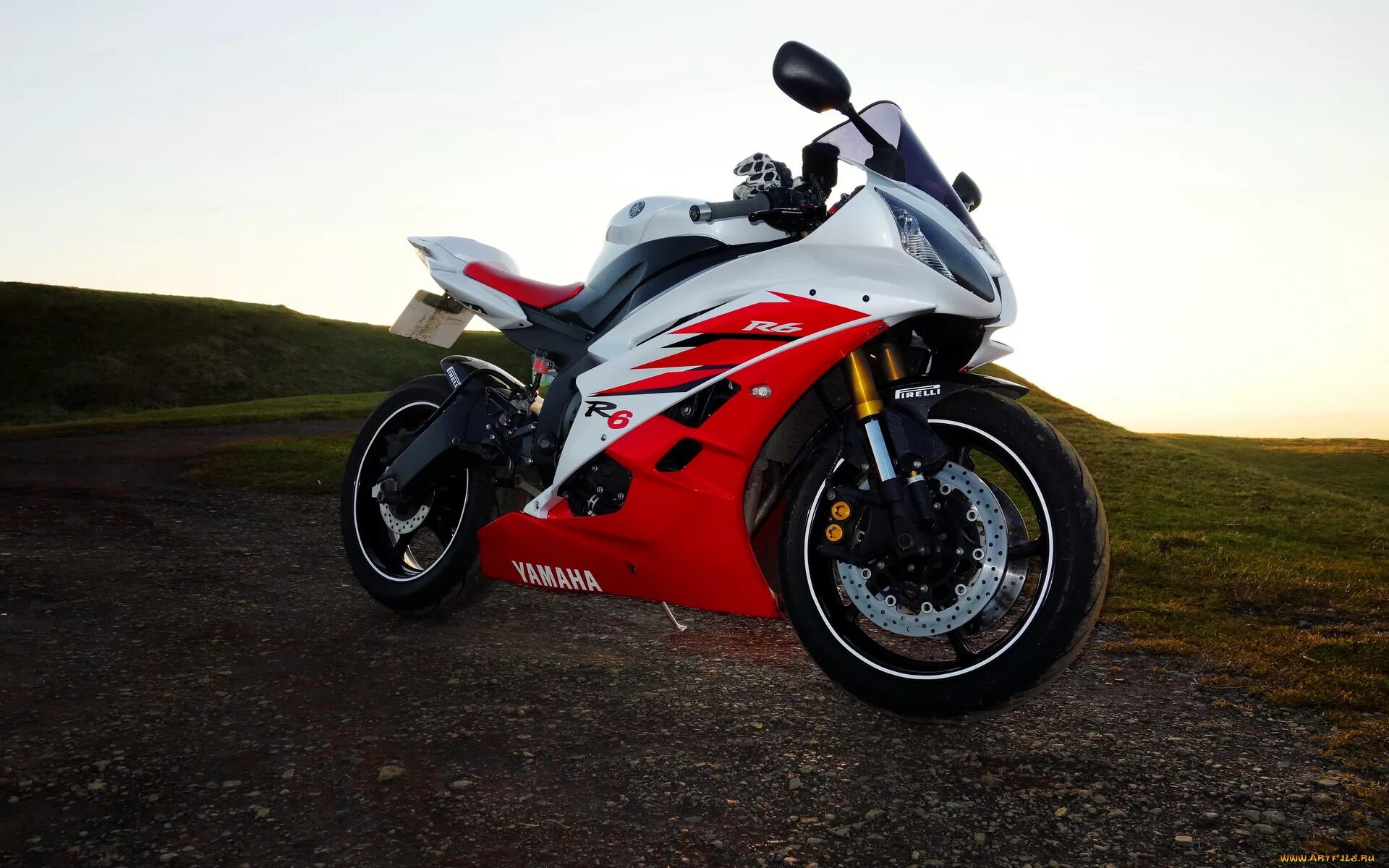 Красно белый мотоцикл. Yamaha r6 White. Спортбайк Ямаха р6. Yamaha r1 Red White. Yamaha r6 2006.