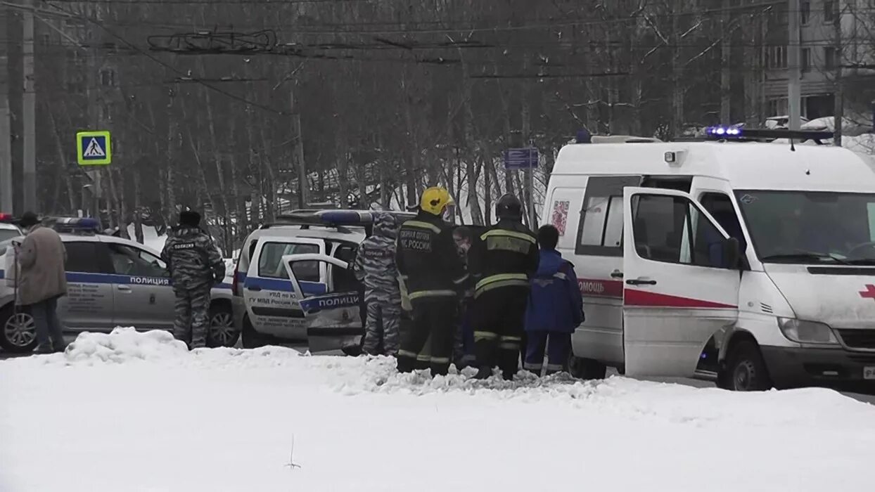 ДТП Ясенево Литовский бульвар. ДТП Новоясеневский проспект. Происшествие на литовском бульваре. ДТП на литовском бульваре вчера. Полиция ясенево