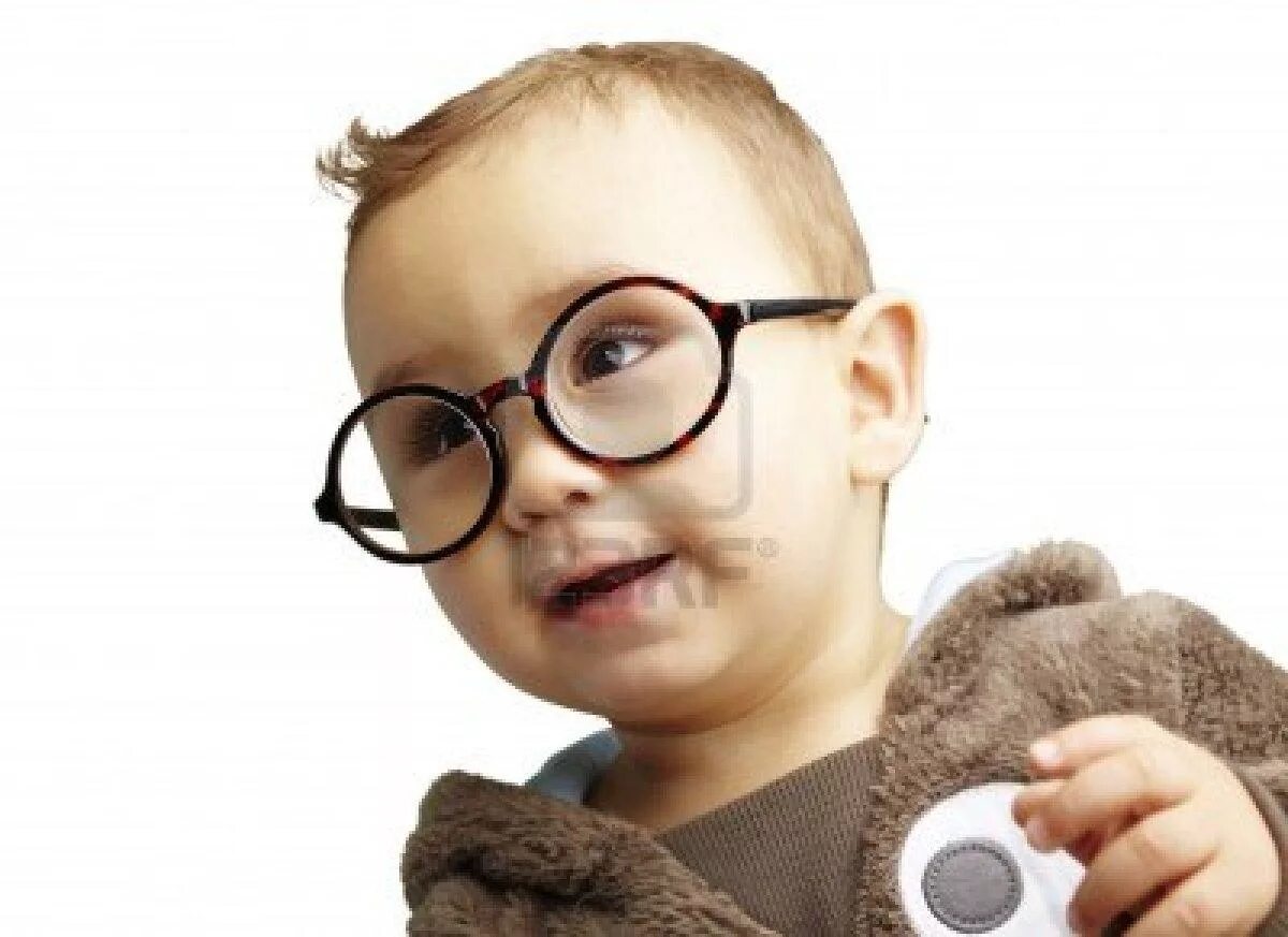 Девушка в толстых очках. Дети в очках. Детские очки для зрения. Очки для маленьких детей для зрения. Маленькие дети в очках.