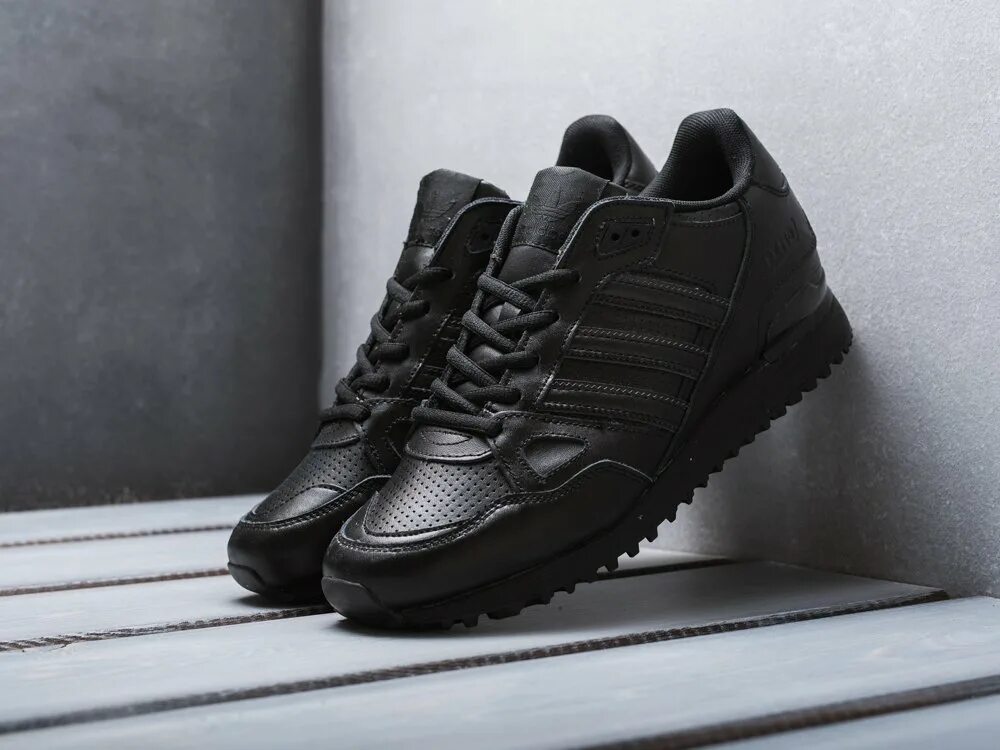 Купить темные кроссовки. Adidas ZX 750 Black. Zx750 adidas черные кожаные ZX. Кроссовки мужские адидас ZX 750 черные кожаные. Кроссовки адидас ZX 750 черные.