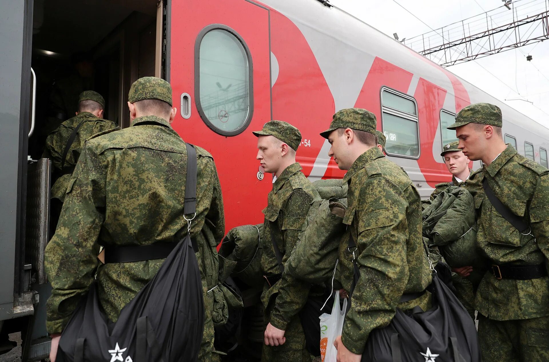 Очное мобилизация. Призыв в армию. Армия призывники. Армия России призыв. Весенний призыв 2022.