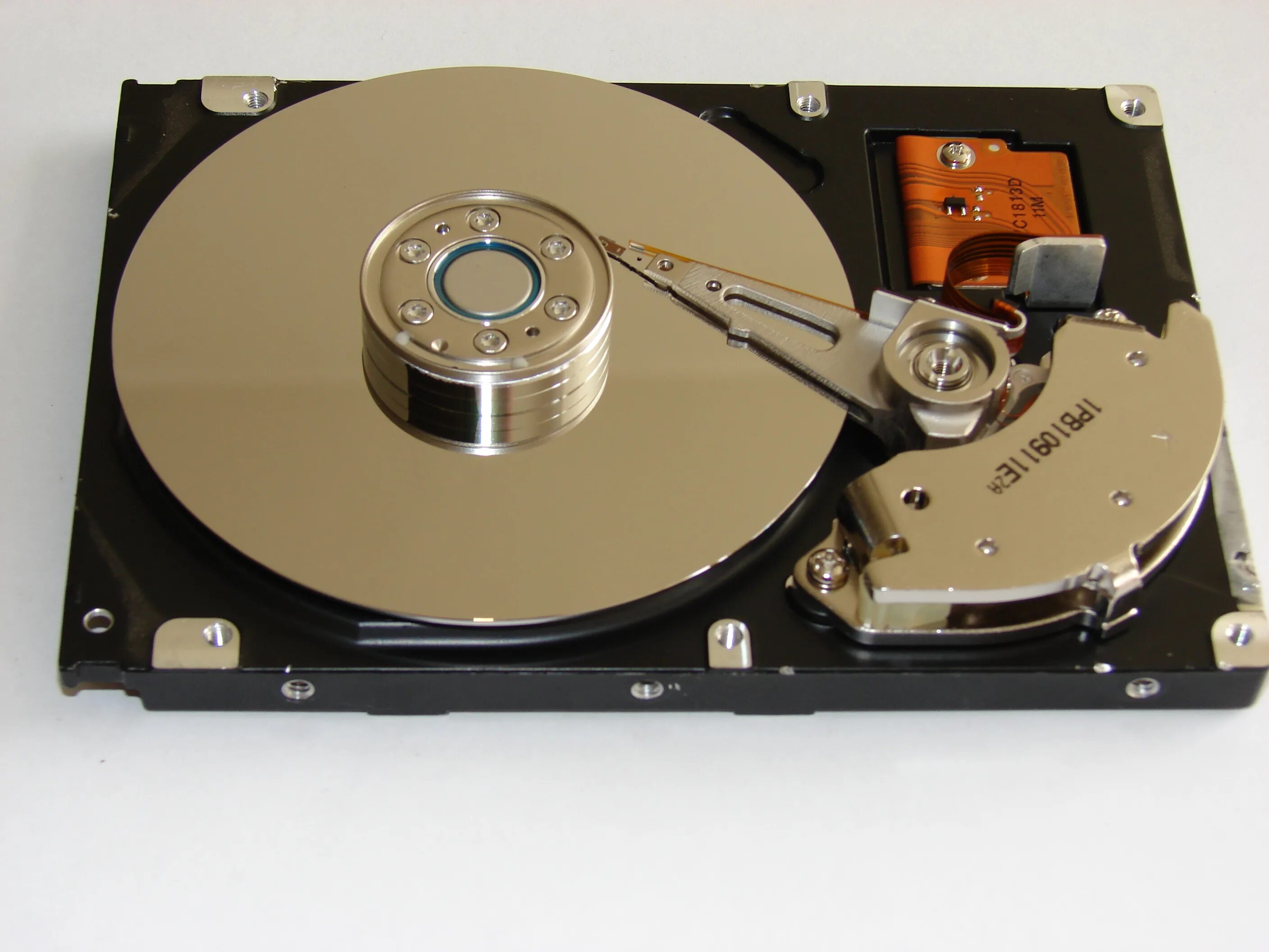 Жесткий магнитный диск Винчестер. Жесткие диски – HDD (hard Disk Drive). Жесткий магнитный диск (НЖМД). Жёстких магнитных дисках, или Винчестер. Хорошие жесткие диски для пк