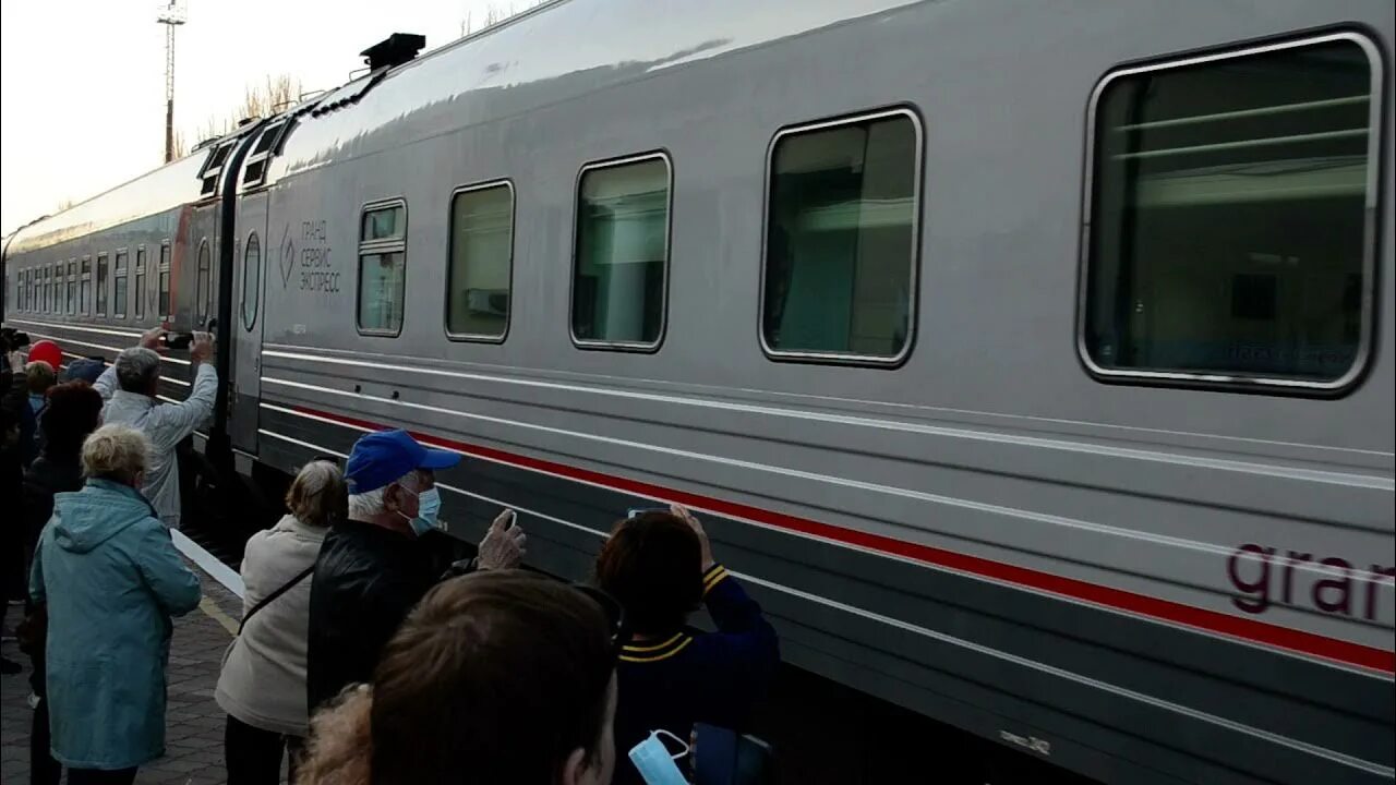 Поезд 162са Москва Феодосия. Поезд Таврия Феодосия вокзал. Поезд 162 Москва Феодосия. Москва Феодосия ЖД. Спб феодосия поезд