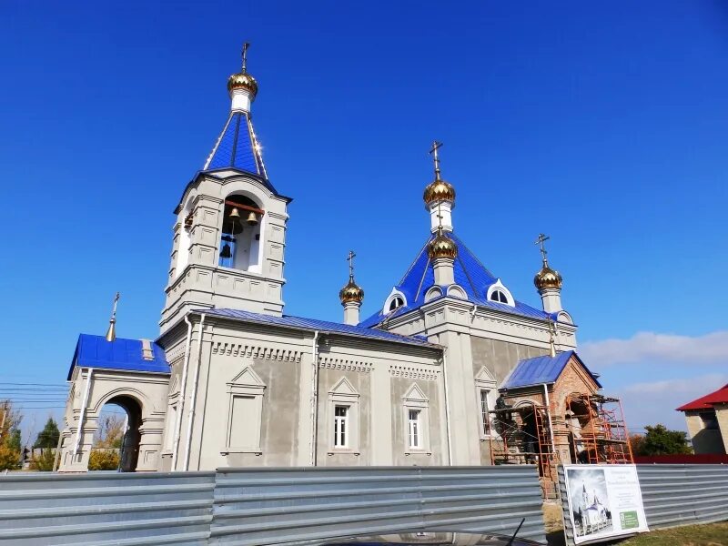 Храм пресвятой богородицы энгельсе. Храм Пресвятой Богородицы Энгельс. Храм в честь Успения Пресвятой Богородицы. Храм в честь Успения Пресвятой Богородицы (г. Бор). Храм Успения Пресвятой Богородицы Энгельс фото.