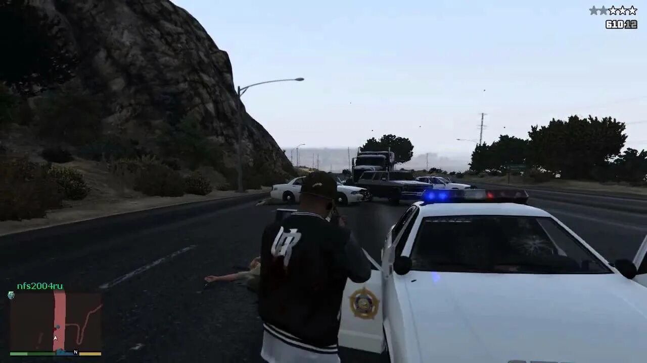 Гта 5 машина погоня. Гта 5 угоняем от полиции. Гта 5 полиция сват. Полиция гта 5 погоня. Полицейская погоня гта 4.