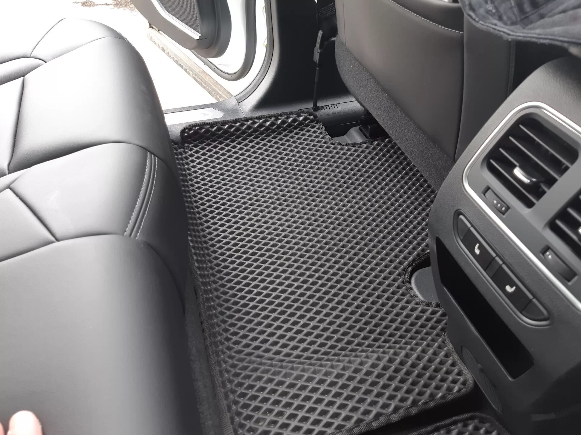 Эва коврики на ховер н3. Коврики в ниши haval f7 blue. Коврики ховер н5. Коврики eva на ховер н3. Коврики хавал н3.