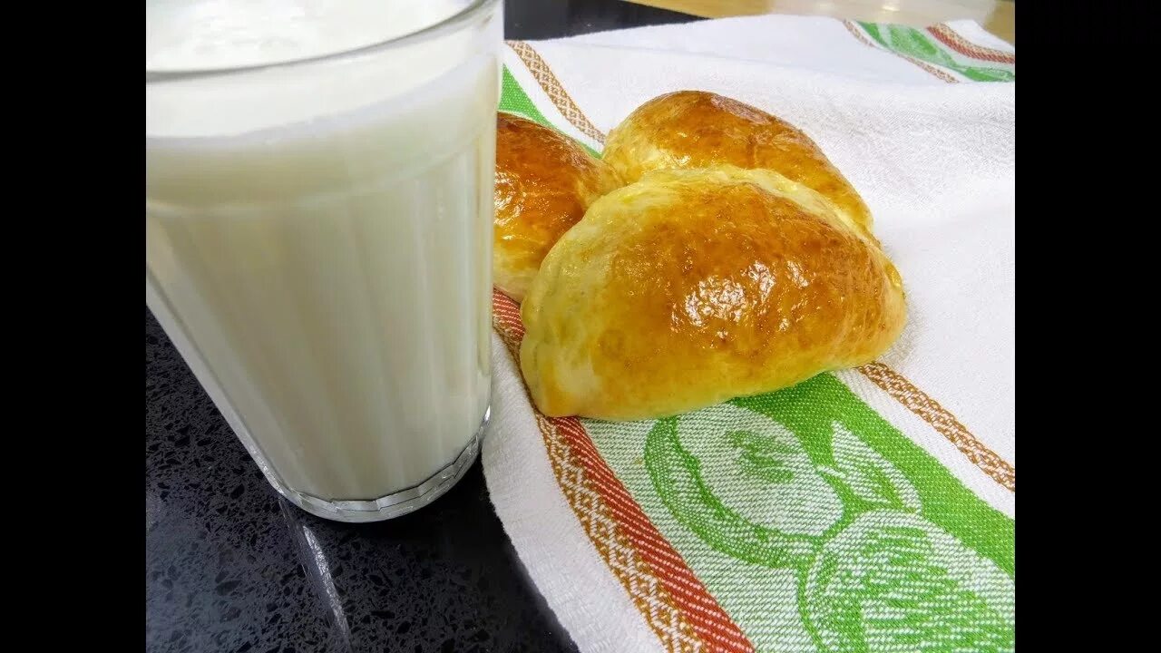 Булочки на кефире: как приготовить ароматную выпечку