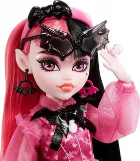 Кукла MONSTER HIGH Basic Generation 3 - Дракулаура Поколение 3.