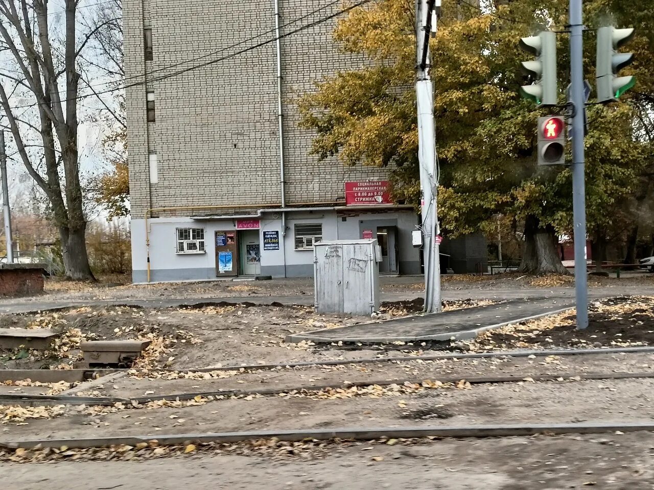 Банки заводского района саратова. Улицы заводского района Саратова. Улицы в Заводском районе в Саратове. Тротуар в никуда. Кольцо 9 Саратов заводской.