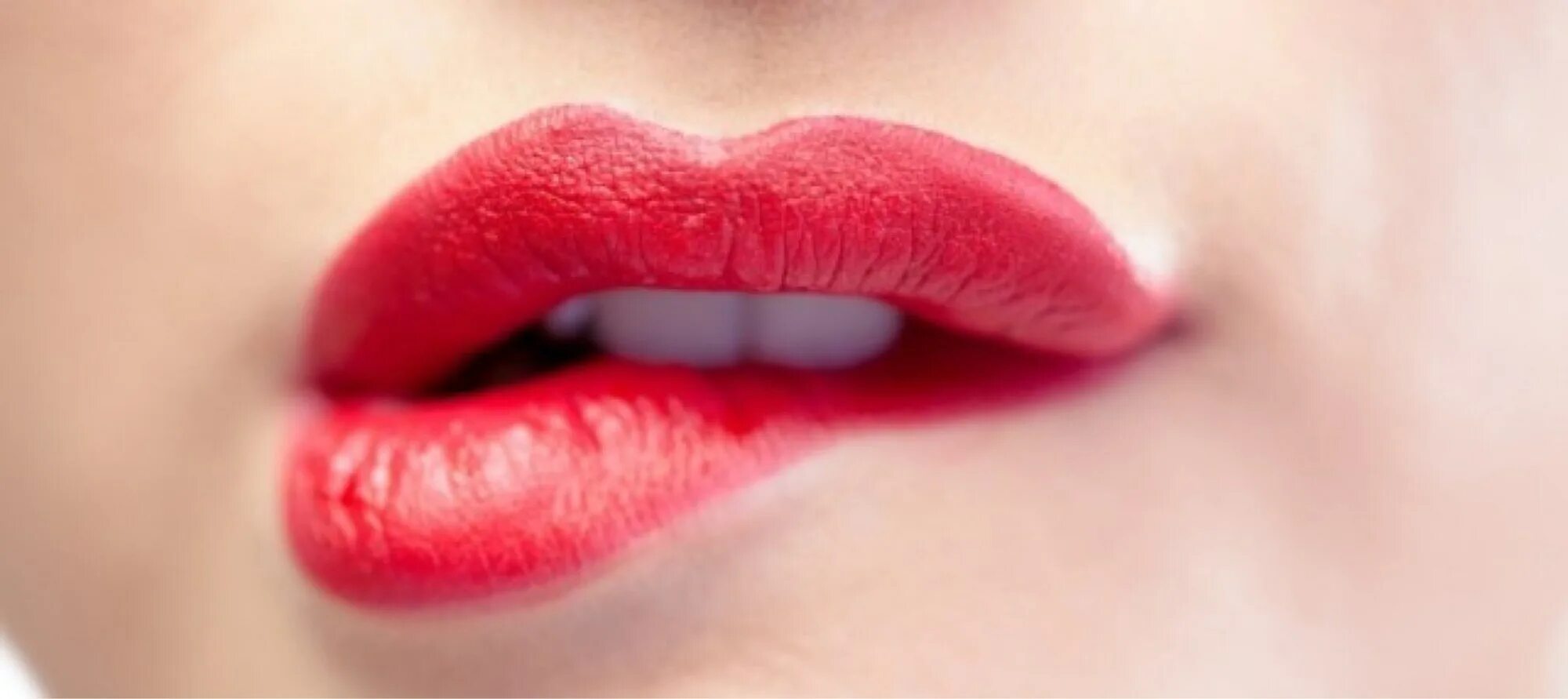 Lip biting. Красивые губы. Женские губы. Красивые сочные губы. Красивые женские губы.
