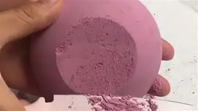 Как делается белый. Магнезия асмр. Асмр пена для бритья. Maxi asmr. Гимнастический мел асмр.