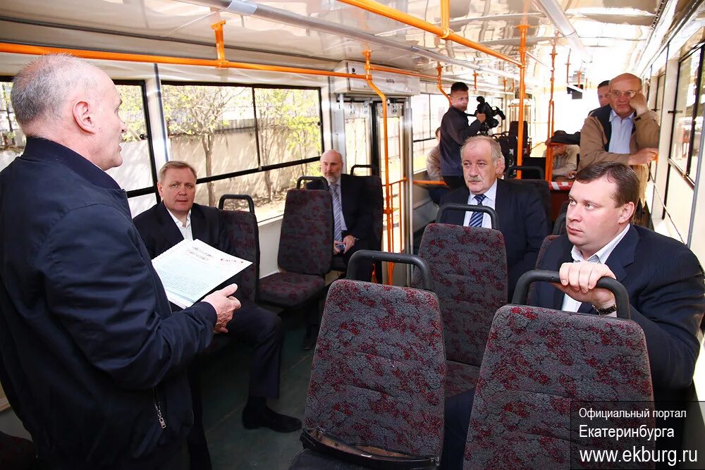 емуп гортранс. оплата проезда в общественном транспорте екатеринбурга. транспорт екатеринбург. автобус маз в екб. работа общественного транспорта екатеринбург.